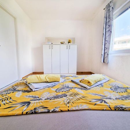 Flip - Flop Apartment โนวาลยา ภายนอก รูปภาพ