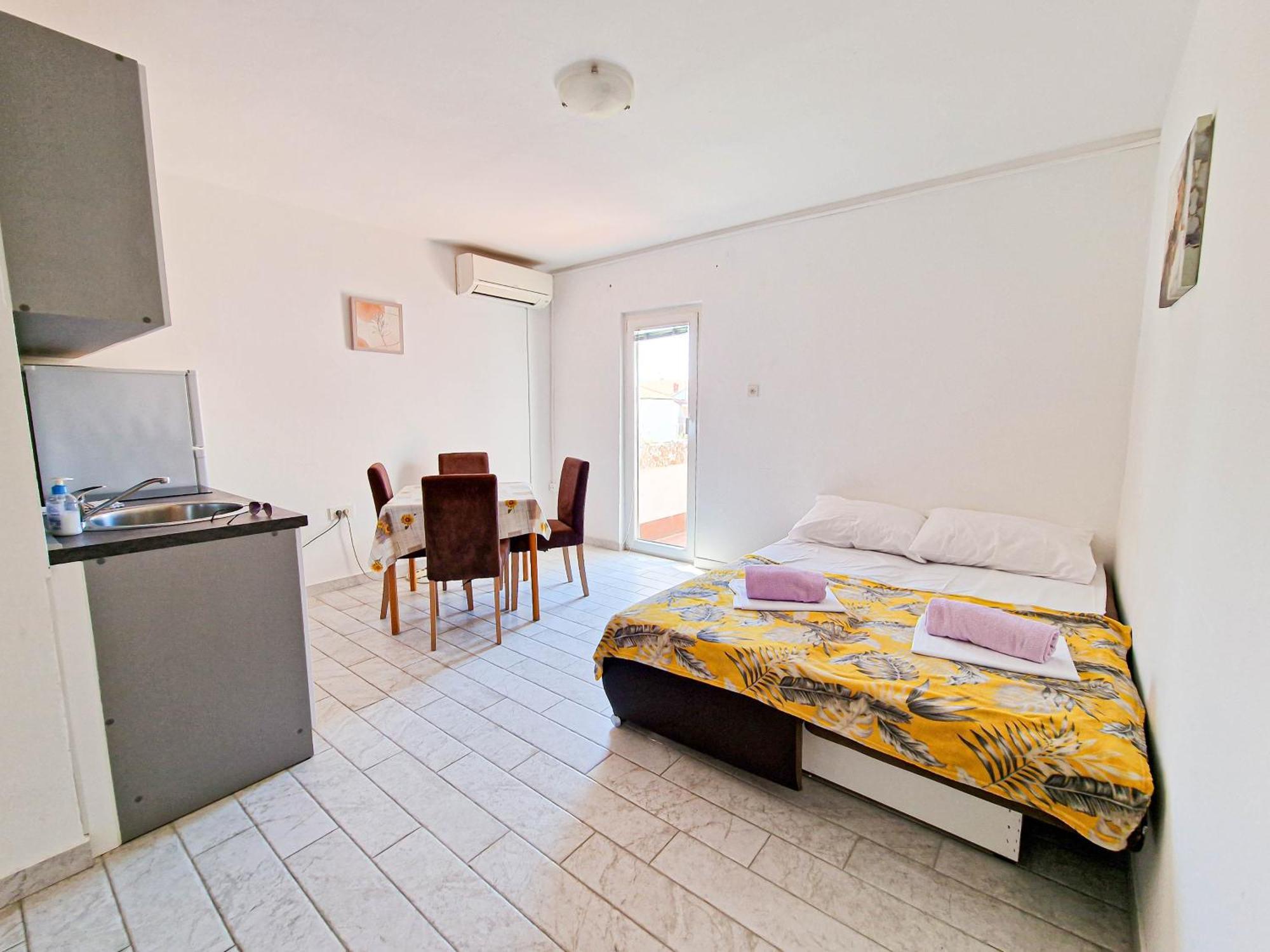 Flip - Flop Apartment โนวาลยา ภายนอก รูปภาพ